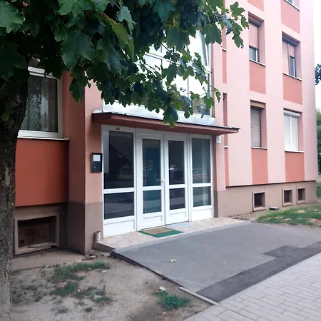 公寓 Skandi Garzon Dunaújváros
